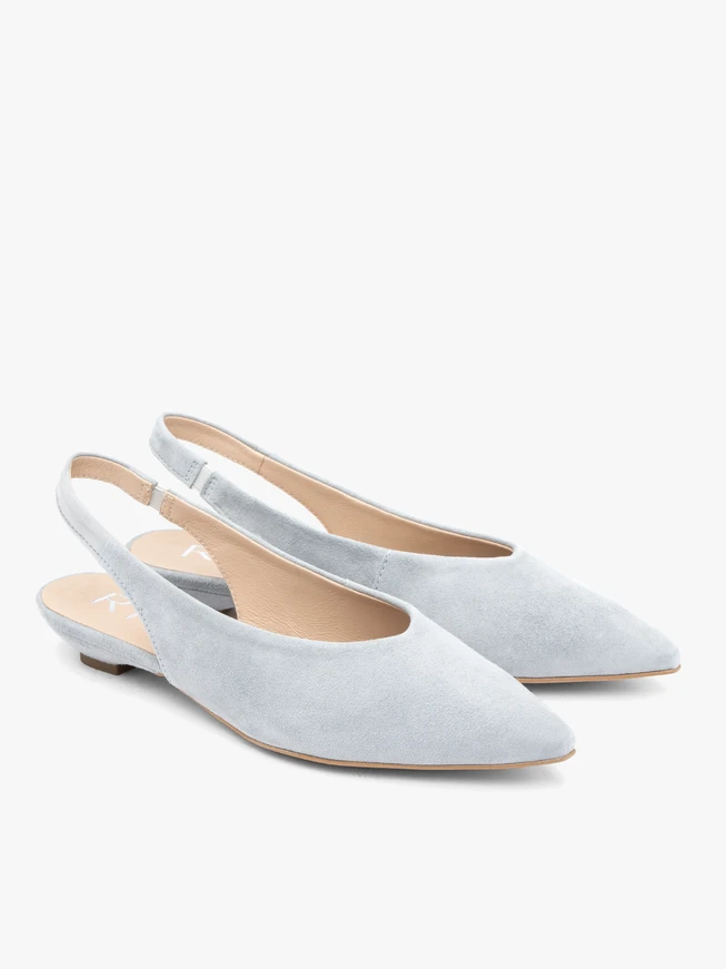 Hellblaue Slingback-Pumps mit spitzer Zehe