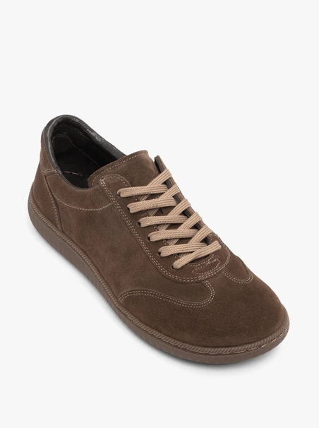 Halbschuhe aus dunkelbraunem Veloursleder