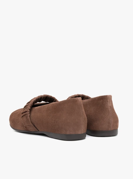 Braune Riemchen-Ballerinas