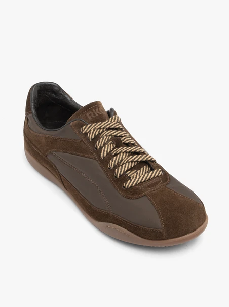 Braun-olivfarbene Sporthalbschuhe